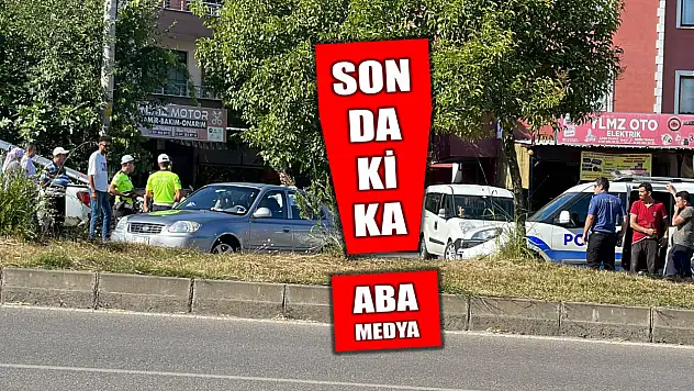 Otomobil motosiklete çarptı