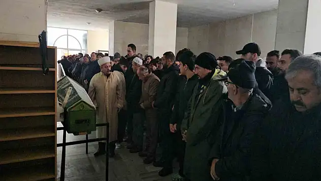 Pompalı tüfekle öldürülen genç toprağa verildi