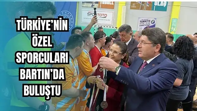 Protokol final heyecanına ortak oldu