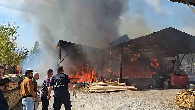 Safranbolu'da kereste fabrikasında yangın