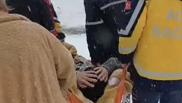 Sağlık ekipleri 72 saat içerisinde karda mahsur kalan 265 hastaya ulaştı