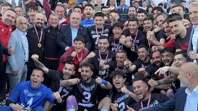 Şampiyon Arıt Kayadibi Spor