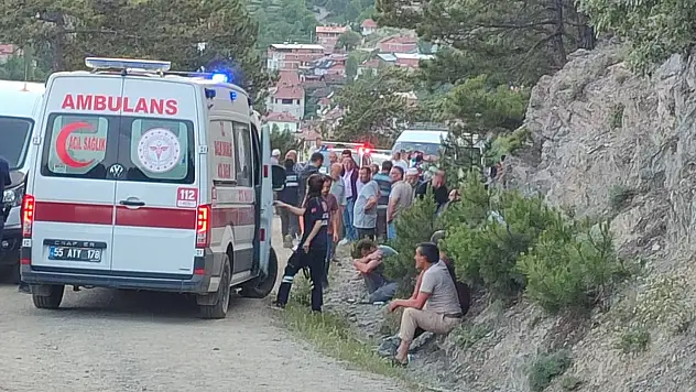 Samsun'da traktör uçuruma yuvarlandı: 1 ölü, 1 yaralı
