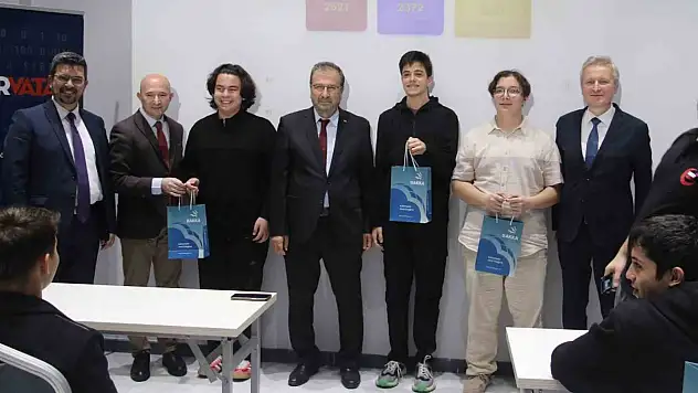 Siber vatan etkinliklerinde genç yeteneklere ödüller verildi