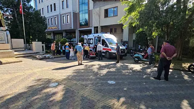 Sıcak havada fenalaşan şahıs, hastaneye kaldırıldı