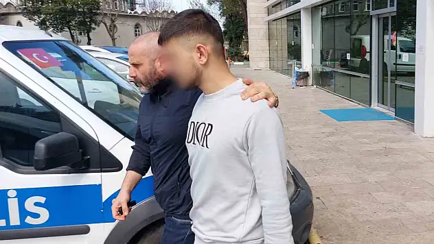 Silahı kurcalarken arkadaşını kafasından vuran genç tutuklandı