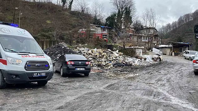 Sobadan çıkan yangın iki evi kullanılamaz hale getirdi