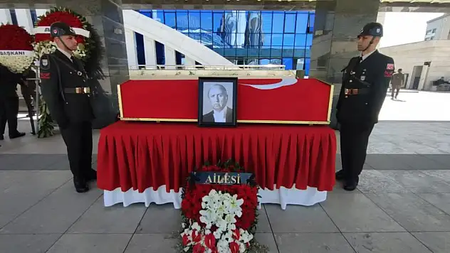 Son yolculuğuna uğurlandı