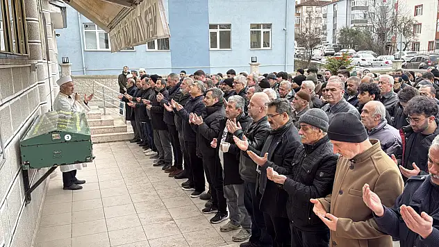 Son yolculuğuna uğurlandı