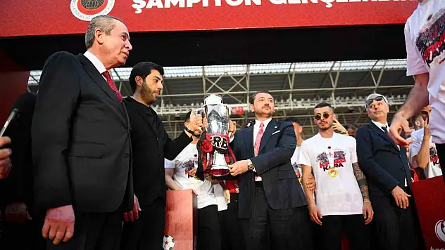 Süper Lig'e yükselen Gençlerbirliği, kupasını aldı