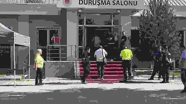 Tanju Özcan'ın 263 yıla kadar hapis talebiyle yargılandığı davada üçüncü gün