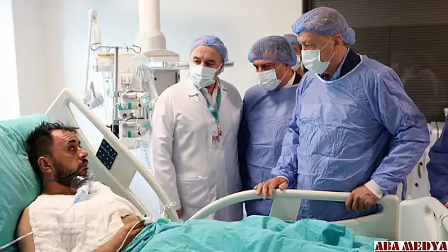 Tedavi gören madencilere ziyaret