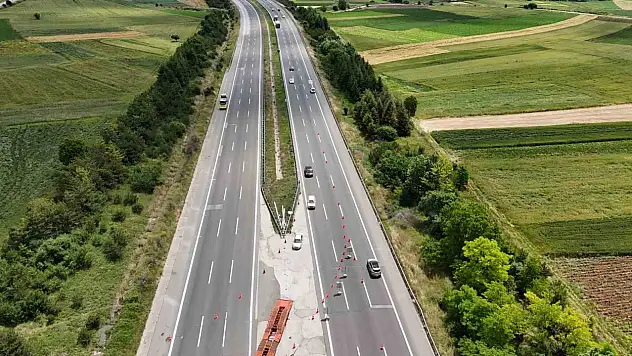 TEM'de 4 gün boyunca İstanbul istikametine trafik tek şeritten sağlanacak