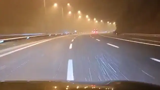 TEM'in Bolu geçişinde tipi şeklinde kar yağışı