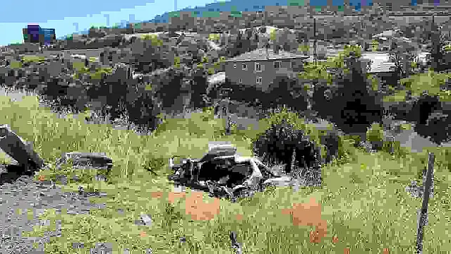 TEM Otoyolu'nda otomobil şarampole devrildi: 1 ölü, 3 yaralı