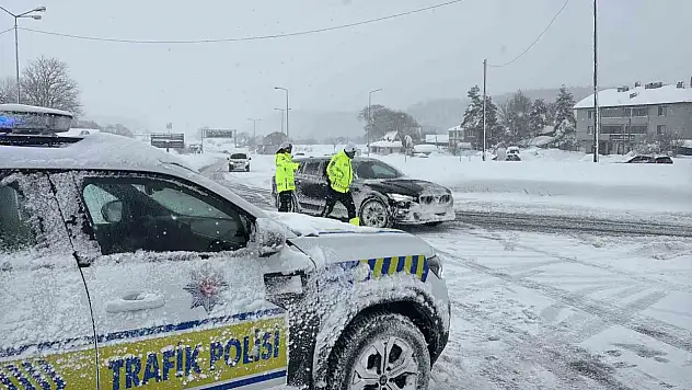 TEM ve D-100'ün Bolu geçişi ağır taşıt trafiğine kapatıldı