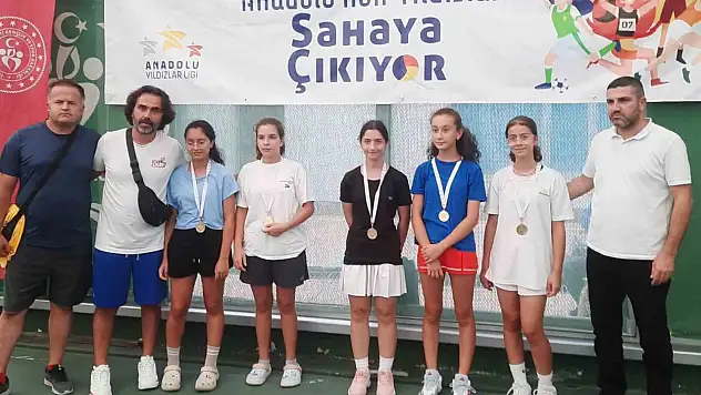 Teniste 10 altın madalya