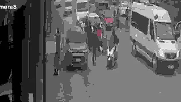 Trafik kazası sonrası çıkan kavgaya tazyikli su müdahalesi