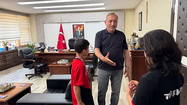 Uluslu Minik Güreşçilerden Büyük Başarı