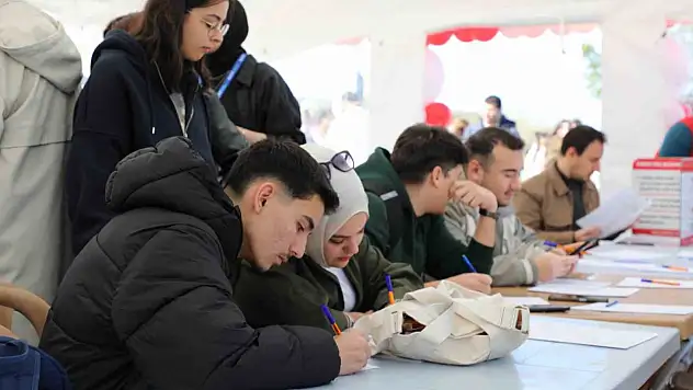 Öğrencilerden 3 günde 556 ünite kan toplandı