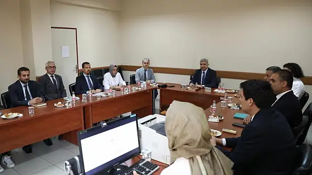 Vali Aslan sağlık yatırımları ile ilgili bilgi aldı