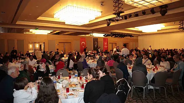 Vali Hacıbektaşoğlu, koruma altındaki çocuklarla iftarda buluştu