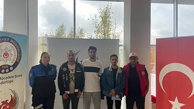 Yeni öğrencilere polislerden bilgilendirme