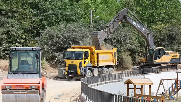 Yol ve kaldırım çalışmaları hız kazandı