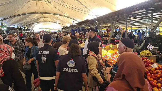 Zabıta ekiplerinden halk pazarında sıkı denetim