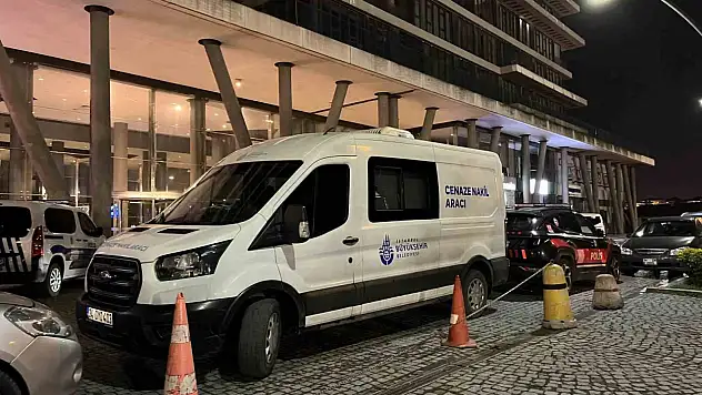 Zeytinburnu'nda eski koca dehşeti: Kızını öldürdü, eski eşini ağır yaraladı