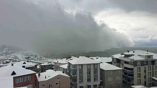 Zonguldak'a kar fırtınası geldi