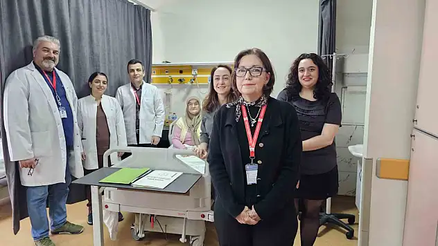 Zonguldak'ta ilk kez 60 yaşında hastaya izsiz ameliyat yapıldı