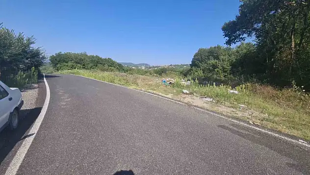 Ormanlık alana atılan cam şişeler yangın riski oluşturdu