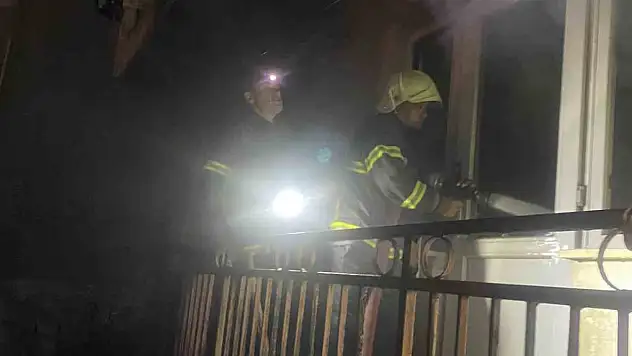 Yangın çıkan ev kullanılmaz hale geldi