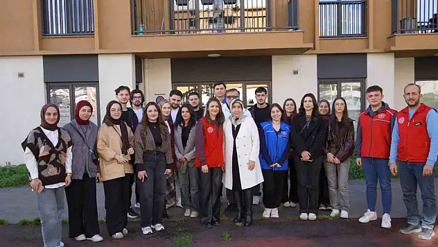 Zonguldak'ta üniversite öğrencileri geleceğe mektup yazdı