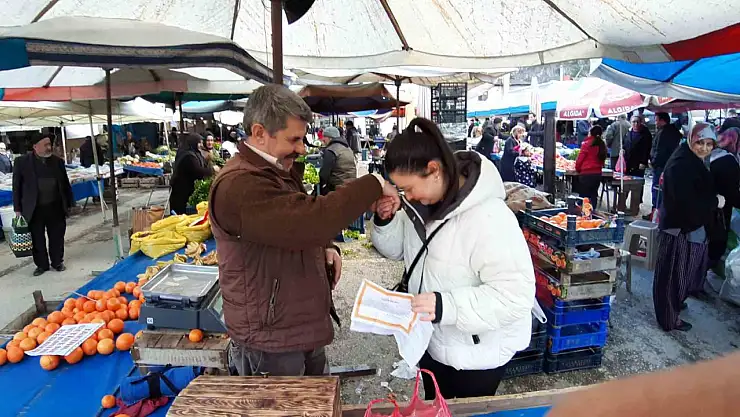 Öğrencileri ödüllendirdi