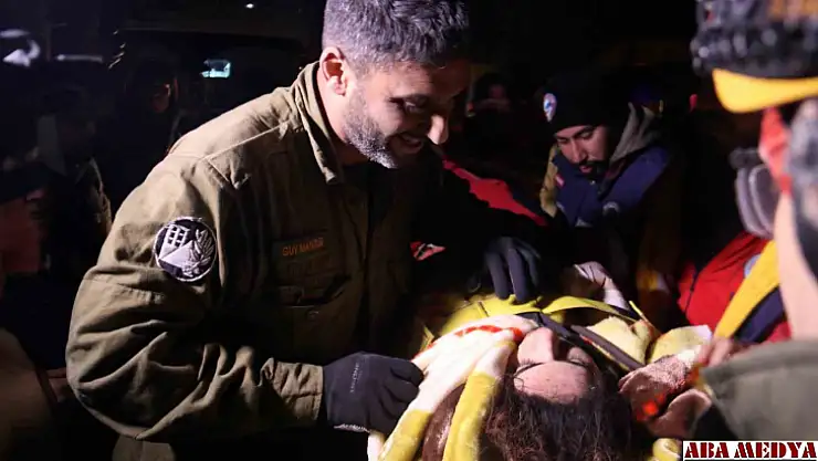 45 saat sonra İsrail ekibinin yardımlarıyla çıkartıldı