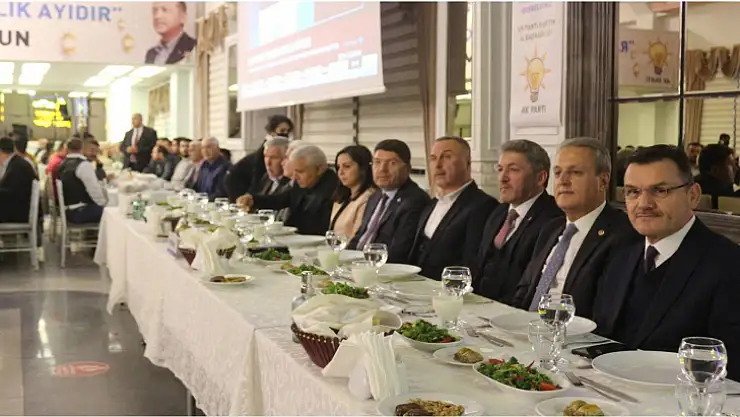 AK Parti'den geniş katılımlı iftar programı