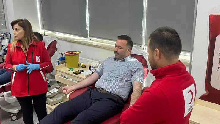 AK Parti Teşkilatı kan bağışında bulunarak hayat kurtardı