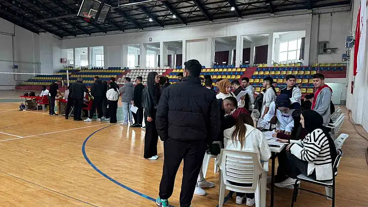 Alaplı MYO'da kan bağışı kampanyası büyük İlgi gördü