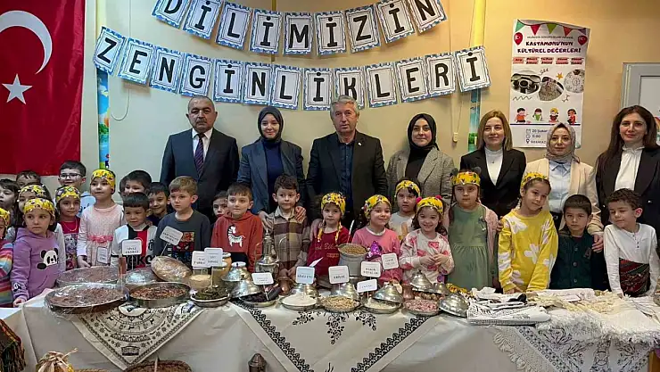 Anaokulu öğrencilerinin atık malzemelerden yaptığı ürünler ilgi gördü