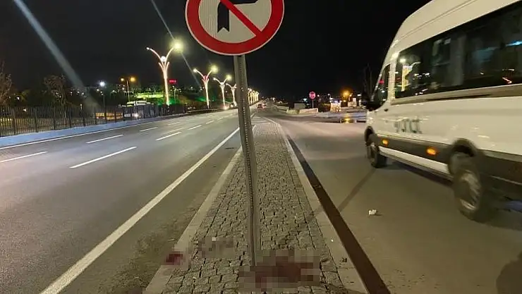 Ankara'da motosiklet trafik levhasına çarptı: 2 ölü