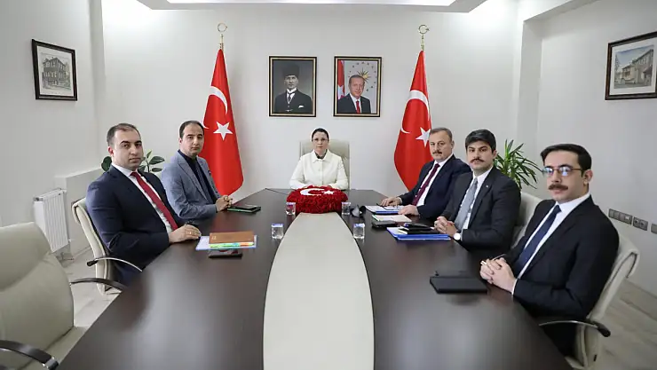 Arslan, Vali Yardımcıları ve Kaymakamlarla bir araya geldi