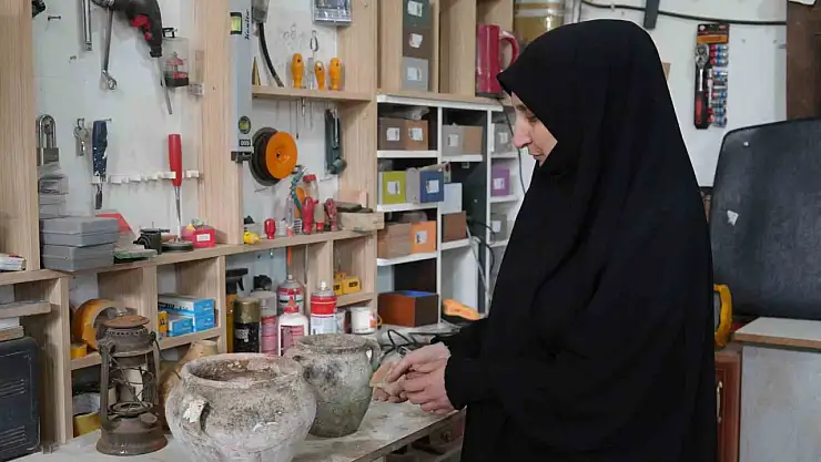 Atık ve kullanılmayan eski eşyalar marangoz kadının elinde yeniden hayat buluyor