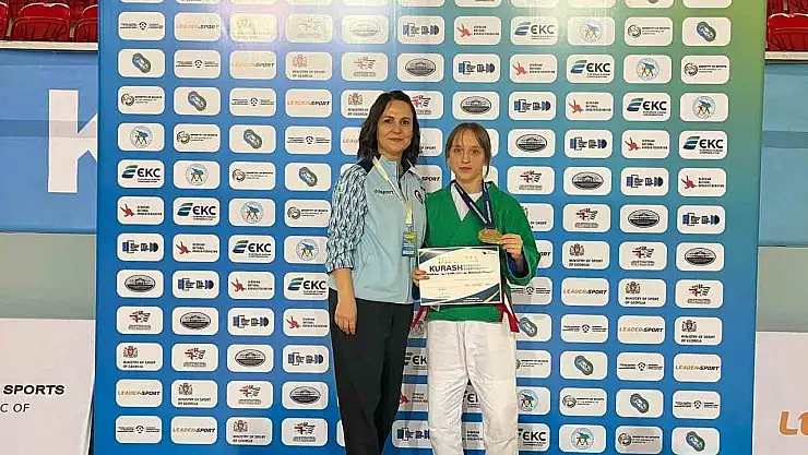 Ayşenaz Tosun, Gençler Avrupa şampiyonu oldu