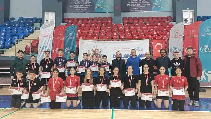 Badmintonda şampiyonlar belli oldu