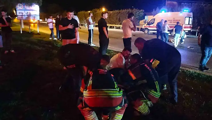 Balıkesir'de motosikletle otomobil kaza yaptı 1ölü, 1 yaralı