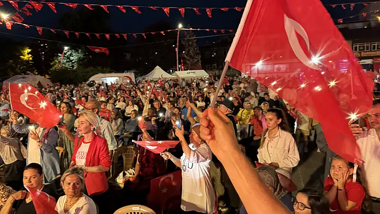 Bartın'da 15 Temmuz gecesinden renkli kareler
