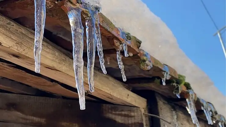 Bartın'da buz sarkıtları oluştu