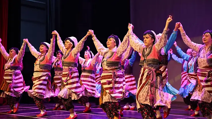 Bartın'da Halk Dansları rüzgarı esti